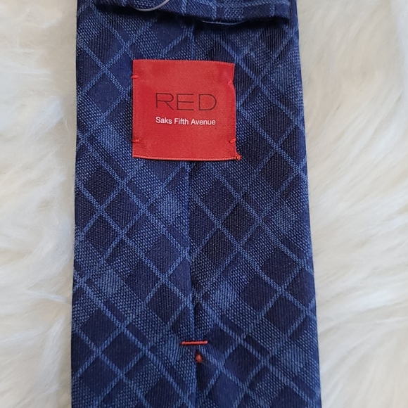 RED Saks fifth Avenue New men's tie - Picture 2 of 2